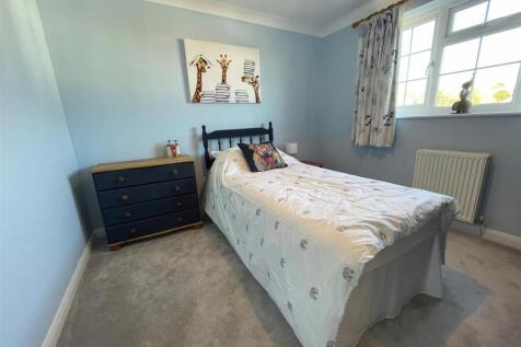 Bedroom 4.jpg