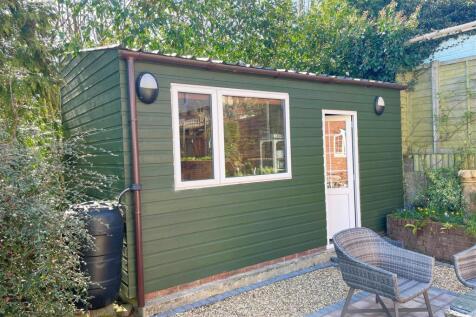 Shed.jpg
