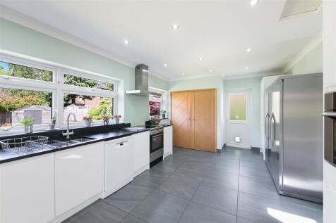 CLEAVE PRIOR,1- (21).jpg