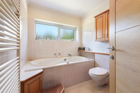 CLEAVE PRIOR,1- (4).jpg