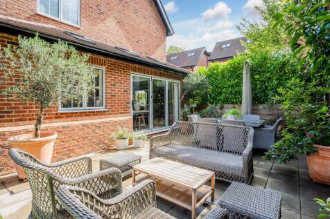 CAVERSHAM CLOSE, 5 (6).jpg