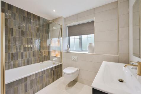 CAVERSHAM CLOSE, 5 (18).jpg