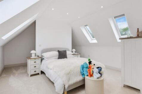 CAVERSHAM CLOSE, 5 (25).jpg