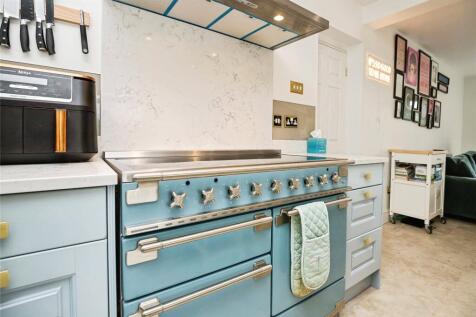 Kitchen/ Family Room