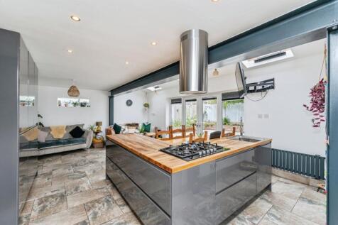 Kitchen/ Family Room