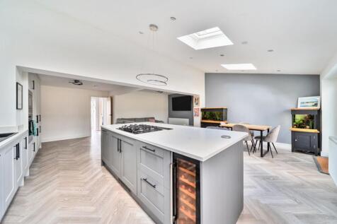 1321489-24-68777ca609ddb-ARW-1