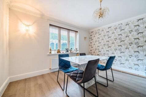 1324863-11-68820817bad9c