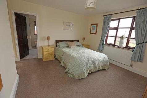 Guest bedroom