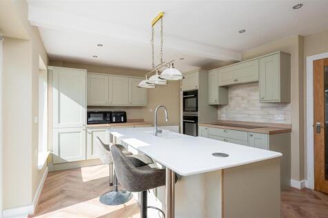 KITCHEN/DINING/LIVING