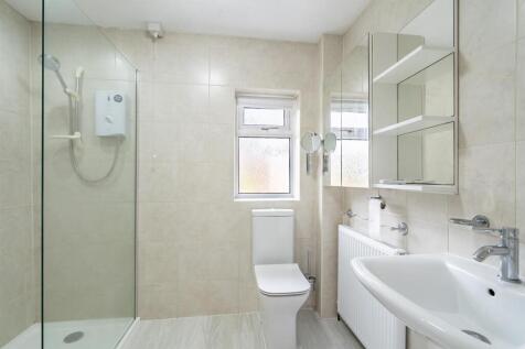 HOUSE SHOWER ROOM