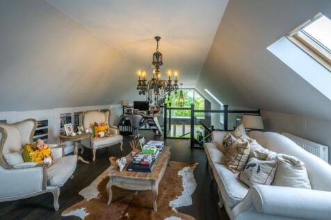 Upstairs Sittingroom