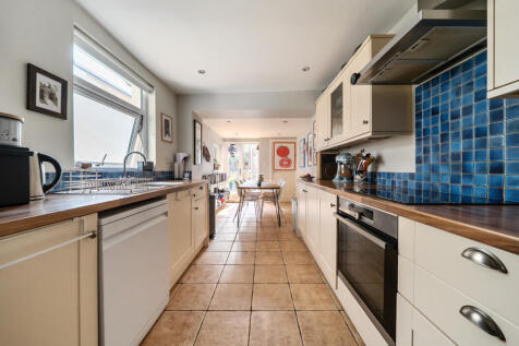 1336437-12-689f52...