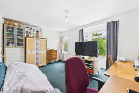 CAM02909G0-PR0430-STILL002