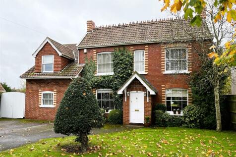 38 Middle Road, Kingswood, Bristol BS15 4XH House 