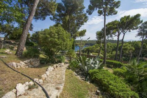 SPECTACULAR VILLA LOCATED IN FORMENTOR WITH AMAZING SEA VIEWS 