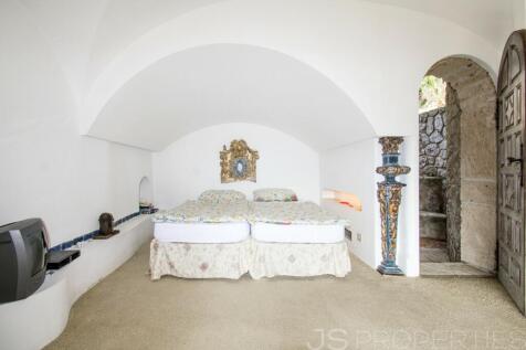 SPECTACULAR VILLA LOCATED IN FORMENTOR WITH AMAZING SEA VIEWS 