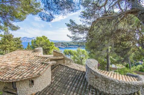 SPECTACULAR VILLA LOCATED IN FORMENTOR WITH AMAZING SEA VIEWS 
