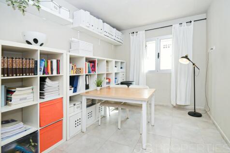 MODERN TOWNHOUSE FOR SALE IN MURO