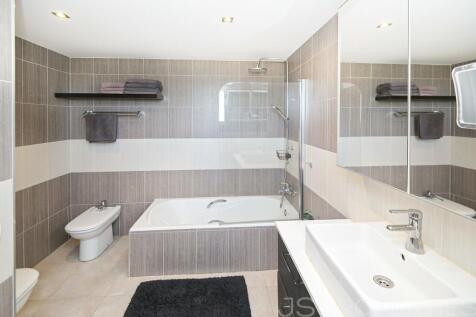 MODERN TOWNHOUSE FOR SALE IN MURO