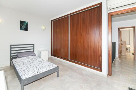 MODERN TOWNHOUSE FOR SALE IN MURO