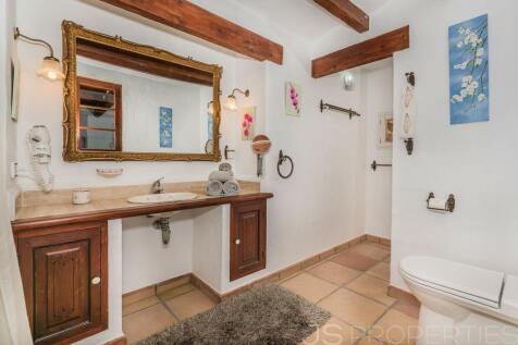 BEAUTIFUL COUNTRY VILLA IN IDEAL LOCATION CLOSE TO POLLENSA