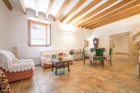 TOWN HOUSE IN ALCUDIA
