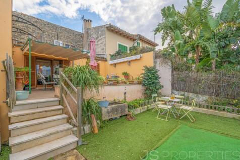 Mallorcan charm in Moscari: stone house with open views of the Serra de Tramuntana