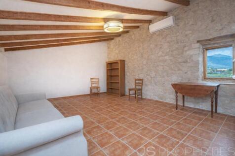 Mallorcan charm in Moscari: stone house with open views of the Serra de Tramuntana