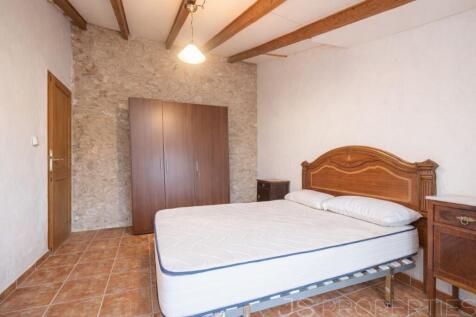 Mallorcan charm in Moscari: stone house with open views of the Serra de Tramuntana