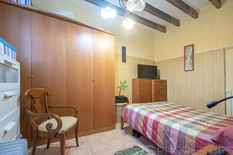 Mallorcan charm in Moscari: stone house with open views of the Serra de Tramuntana