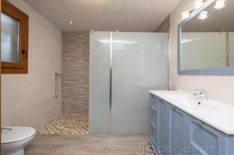 Mallorcan charm in Moscari: stone house with open views of the Serra de Tramuntana