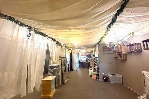 Rear interior facing to shop front 2.jpg