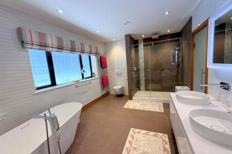 prinpile bathroom 2.jpg