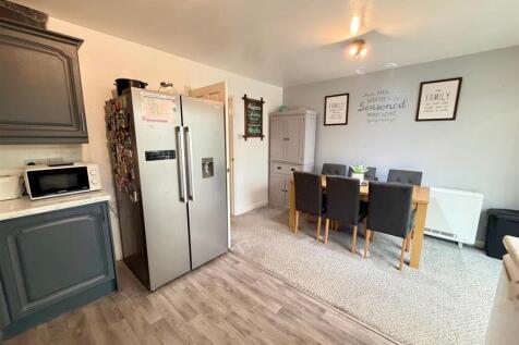 towards dining room.jpg