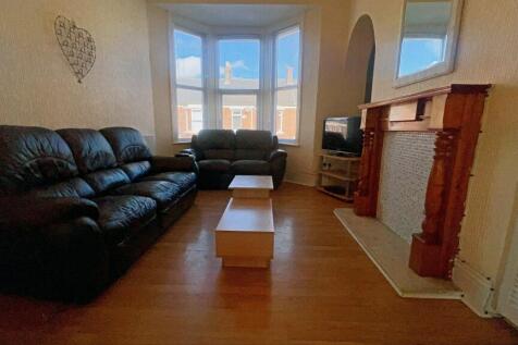 heaton lounge newcas