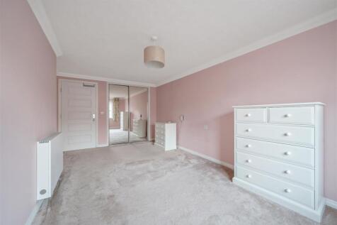 Bedroom (2).JPG