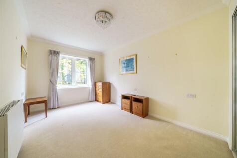 Bedroom One.jpg