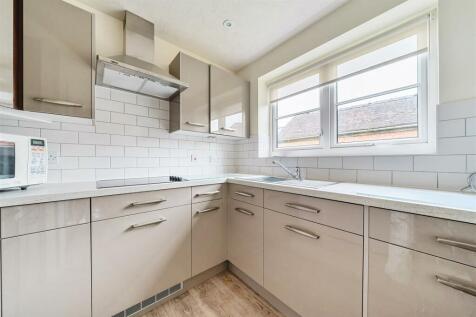 Kitchen 2.jpg