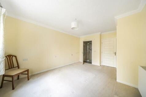 Bedroom 1.jpg