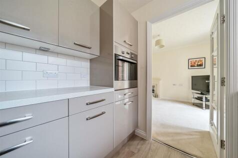 Kitchen (2).jpg