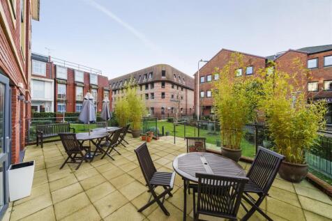 Owners Patio Area - New.jpg