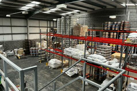 Warehouses to rent in Manchester