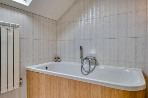 Principal En Suite Bathroom