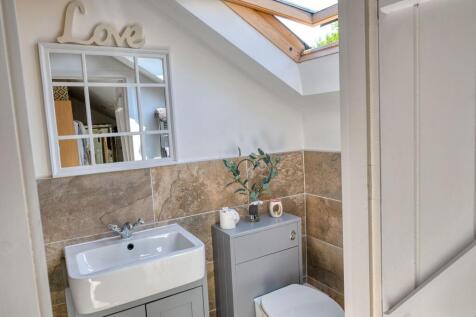 Principal Ensuite Shower Room