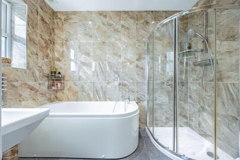 Bedroom Two En Suite