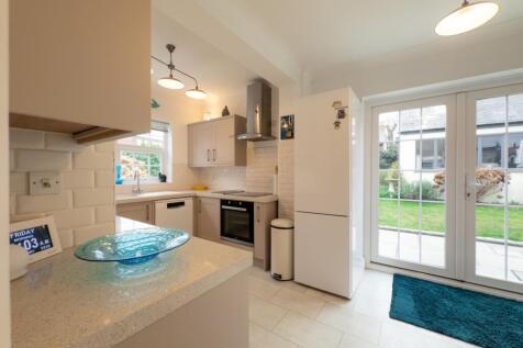 20250117110427 - IMG_2852 - 60 brook lane, IP11 7L