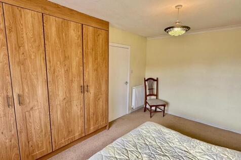 WhatsApp Image 2025-10-06 at 12.02.31_30d99a6f.jpg