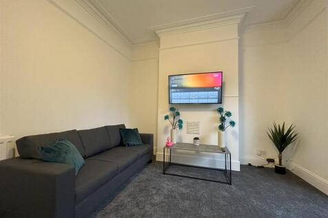 Front Room 2.jpg