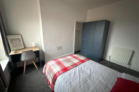 Bedroom 3 2.jpg
