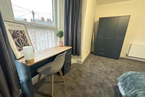 Bedroom 4 2.jpg